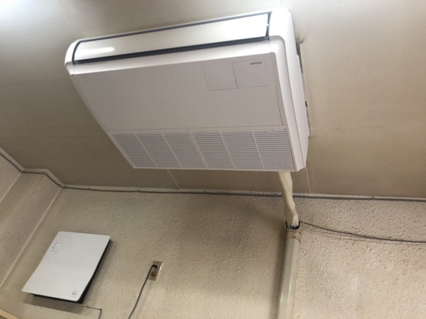 北九州市　若松区　飲食店様　天吊りエアコンの交換工事