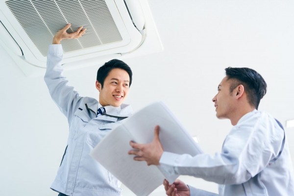 自分で設置できる？業務用エアコンの設置工事に必要な資格を徹底解説