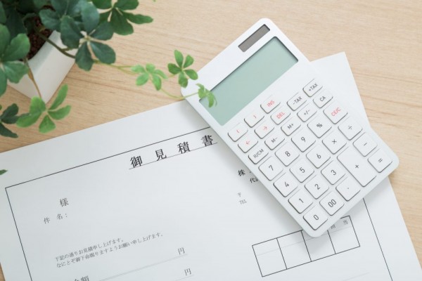 業務用エアコンの取り付け費用の相場は?自社工事のメリットもご紹介！