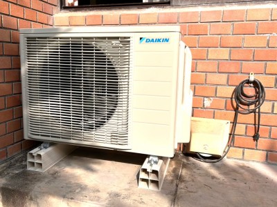 福岡市西区　床置きハウジングエアコンのサムネイル